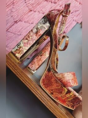 Velvet Tapestry Platform Heels Size 9 | Chunky Statement Heels